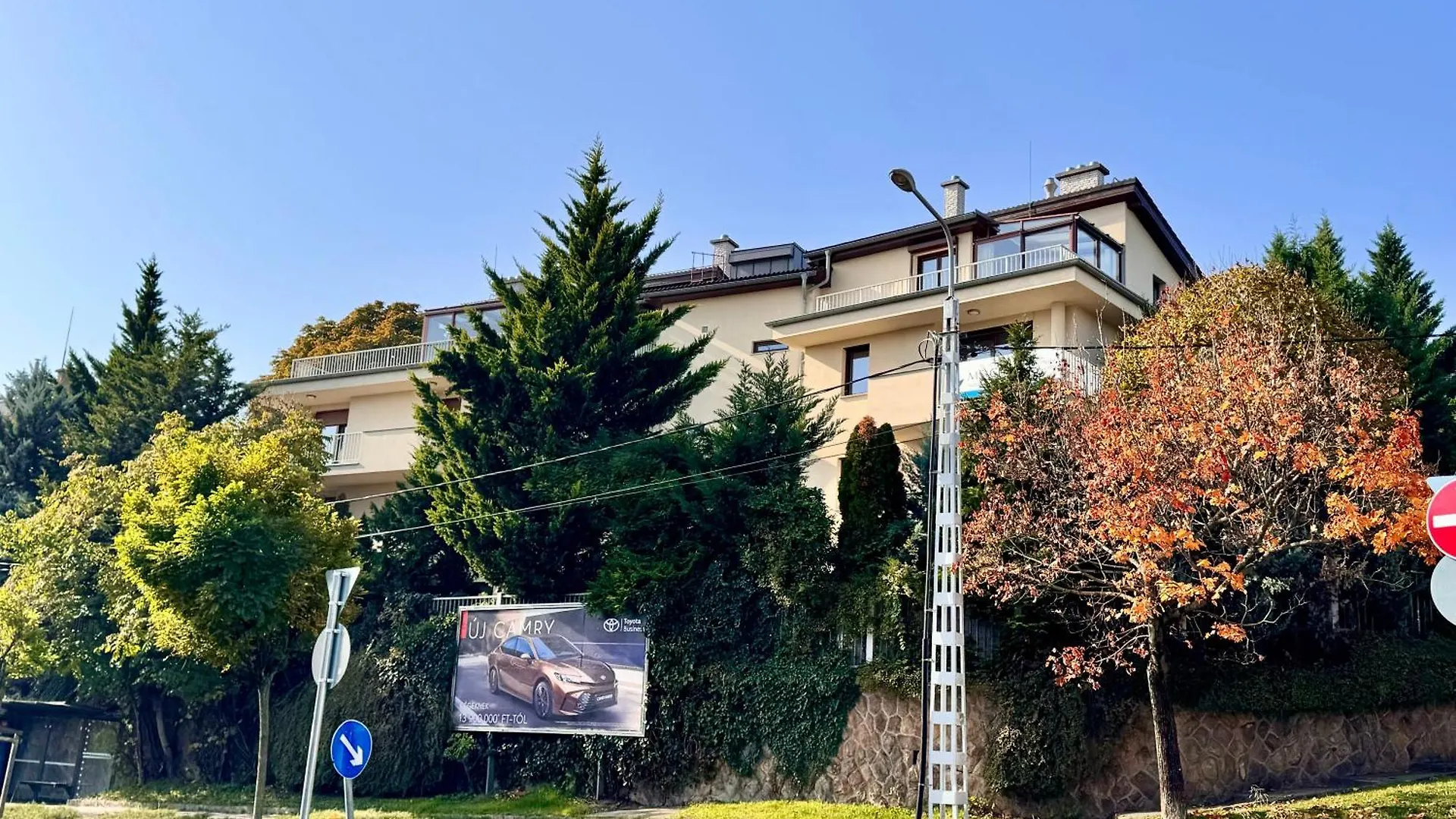 Luxury Penthouse On Rosehill With Free Garage Apartment Budapest 0*,