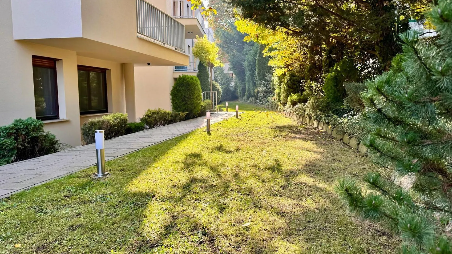 Luxury Penthouse On Rosehill With Free Garage Apartment Budapest
